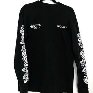 Darc Sport Black and White Wolves long sleeve shirt size small